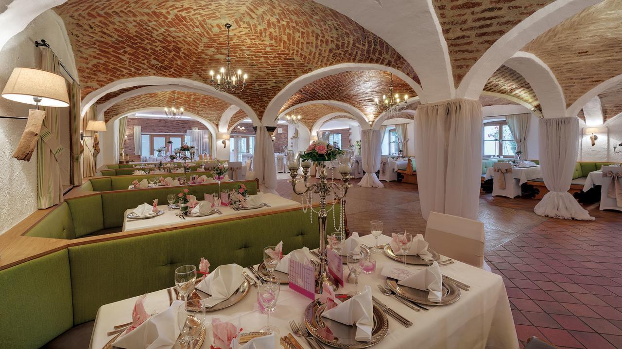Gasthaus Forster Am See - Eching Bei Landshut Bagian luar foto